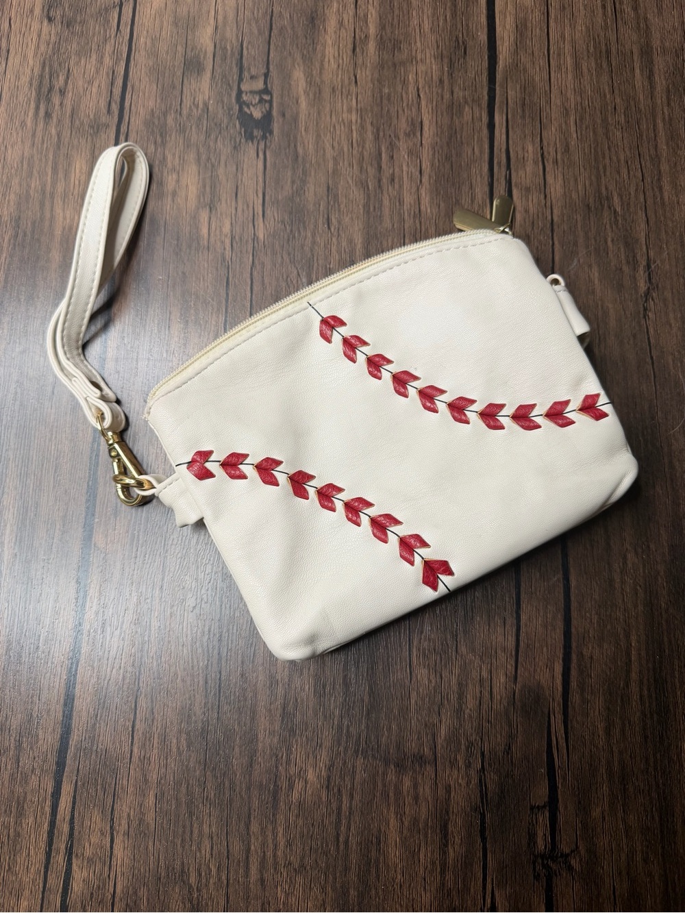 Baseball Stitch Triple-Compartment Wristlet Clutch Bag – White/Red